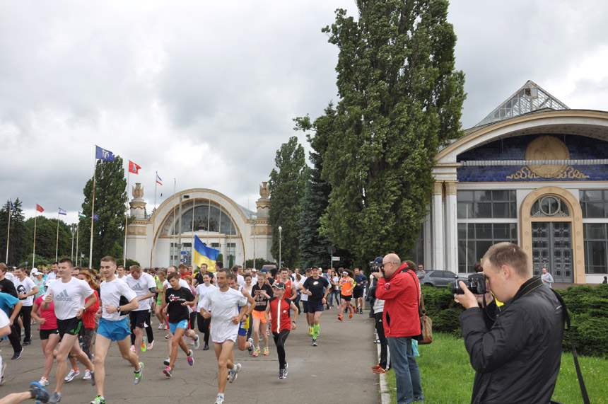 Беговой Event - красочный марафон на ВДНХ, июнь 2014